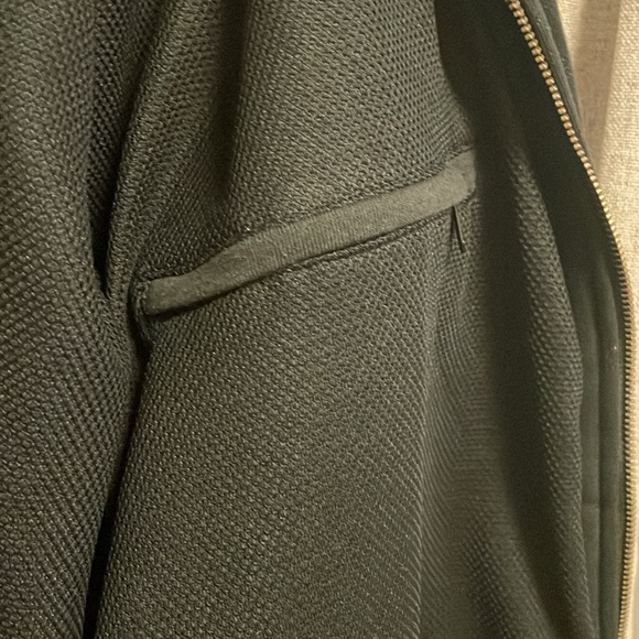 Carhartt L Men’s Jacket like new worn only a few times. - Picture 4 of 8